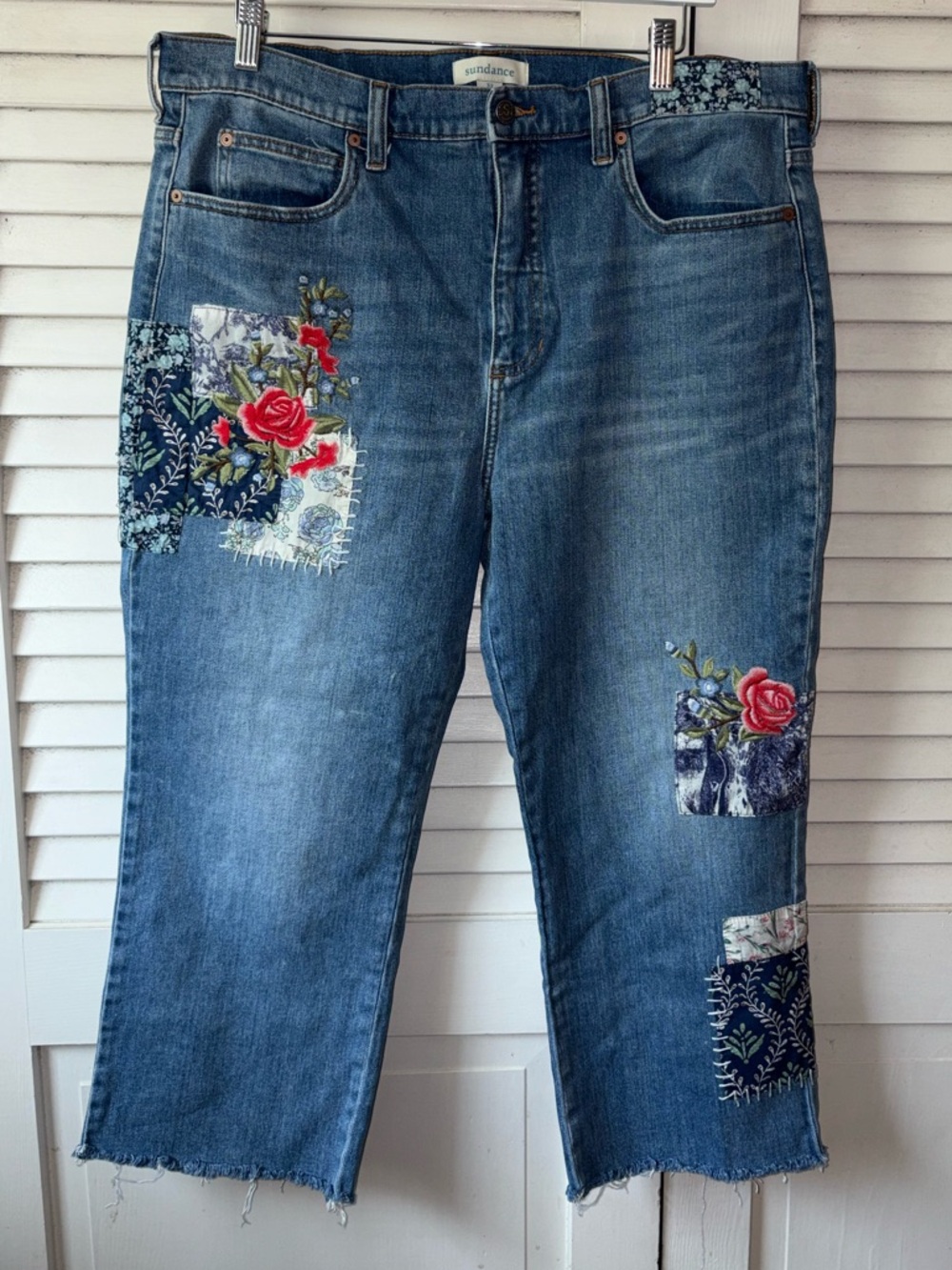 Sundance Patchwork Embroidered Jeans 32 Cropped Raw Hem Boho Straight - Picture 3 of 8
